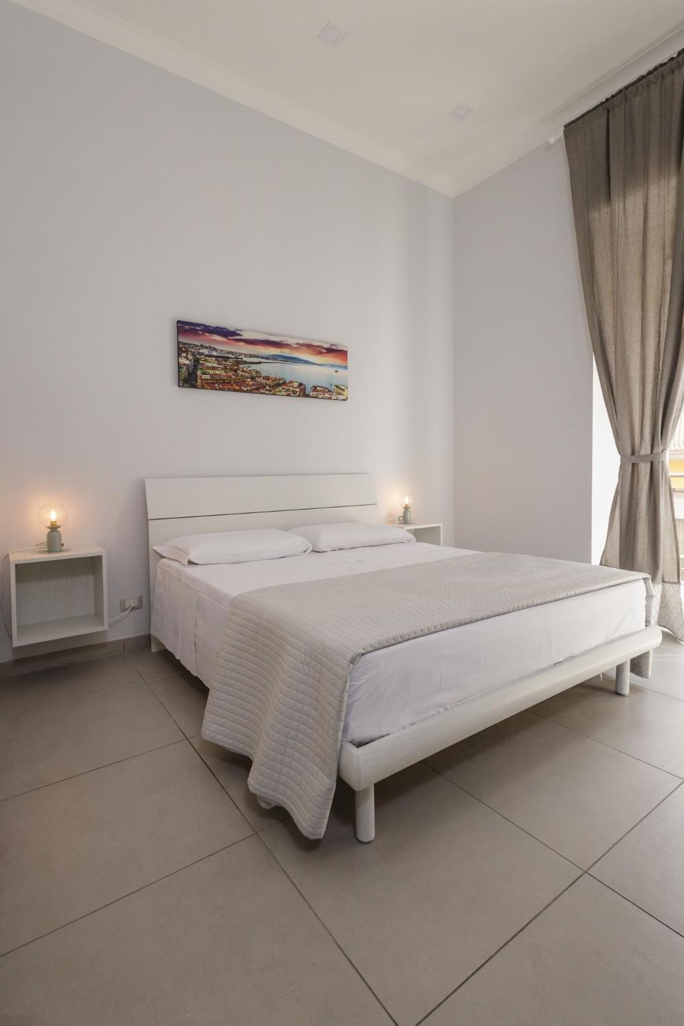Caroline'S House Otel Napoli Dış mekan fotoğraf