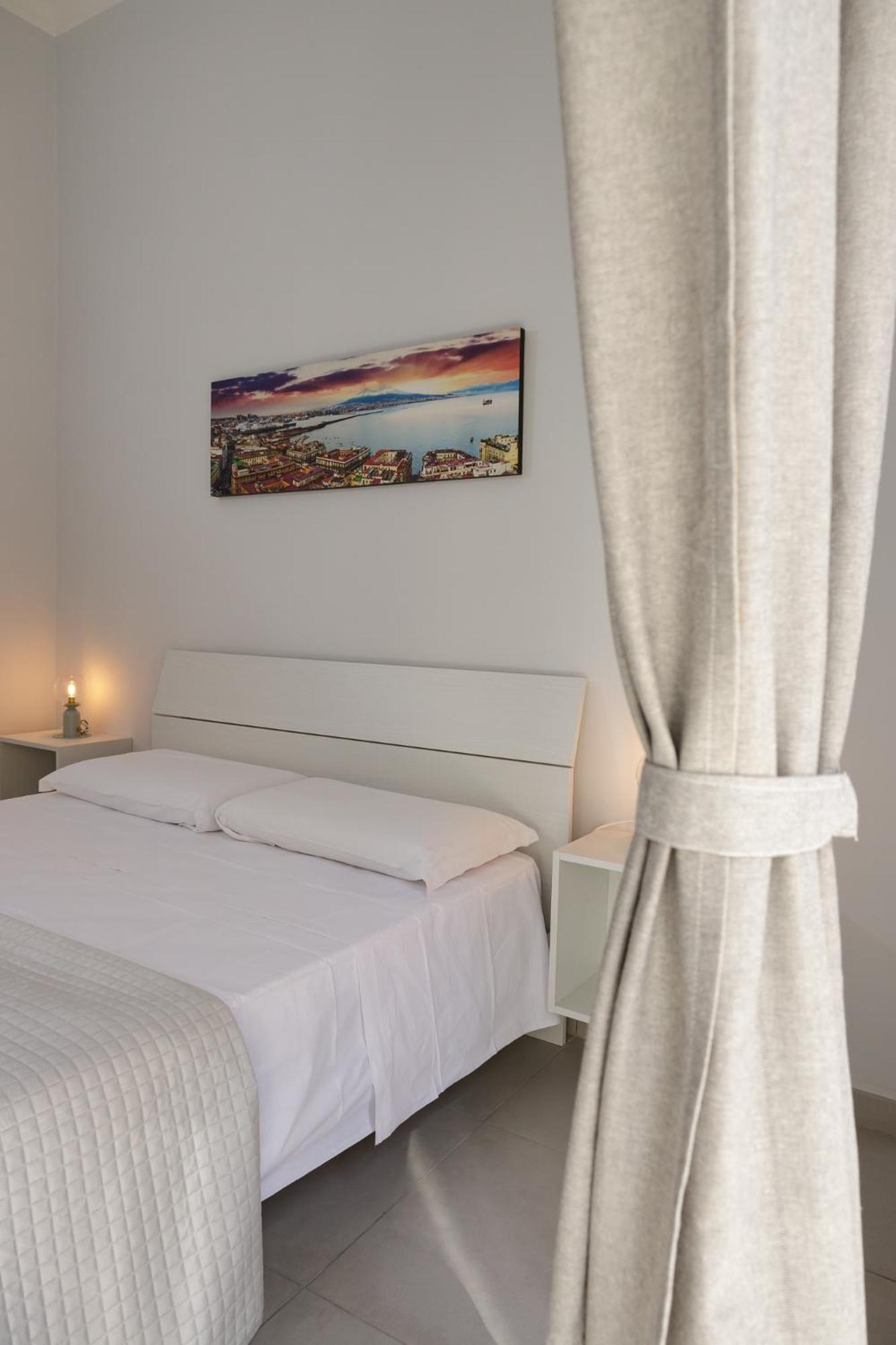 Caroline'S House Otel Napoli Dış mekan fotoğraf