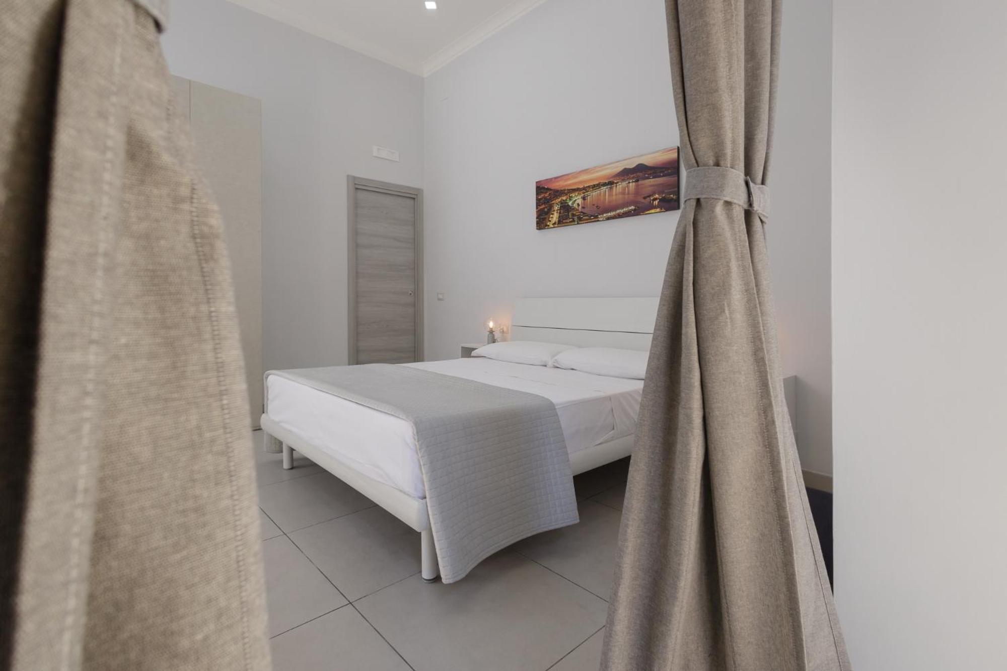Caroline'S House Otel Napoli Dış mekan fotoğraf