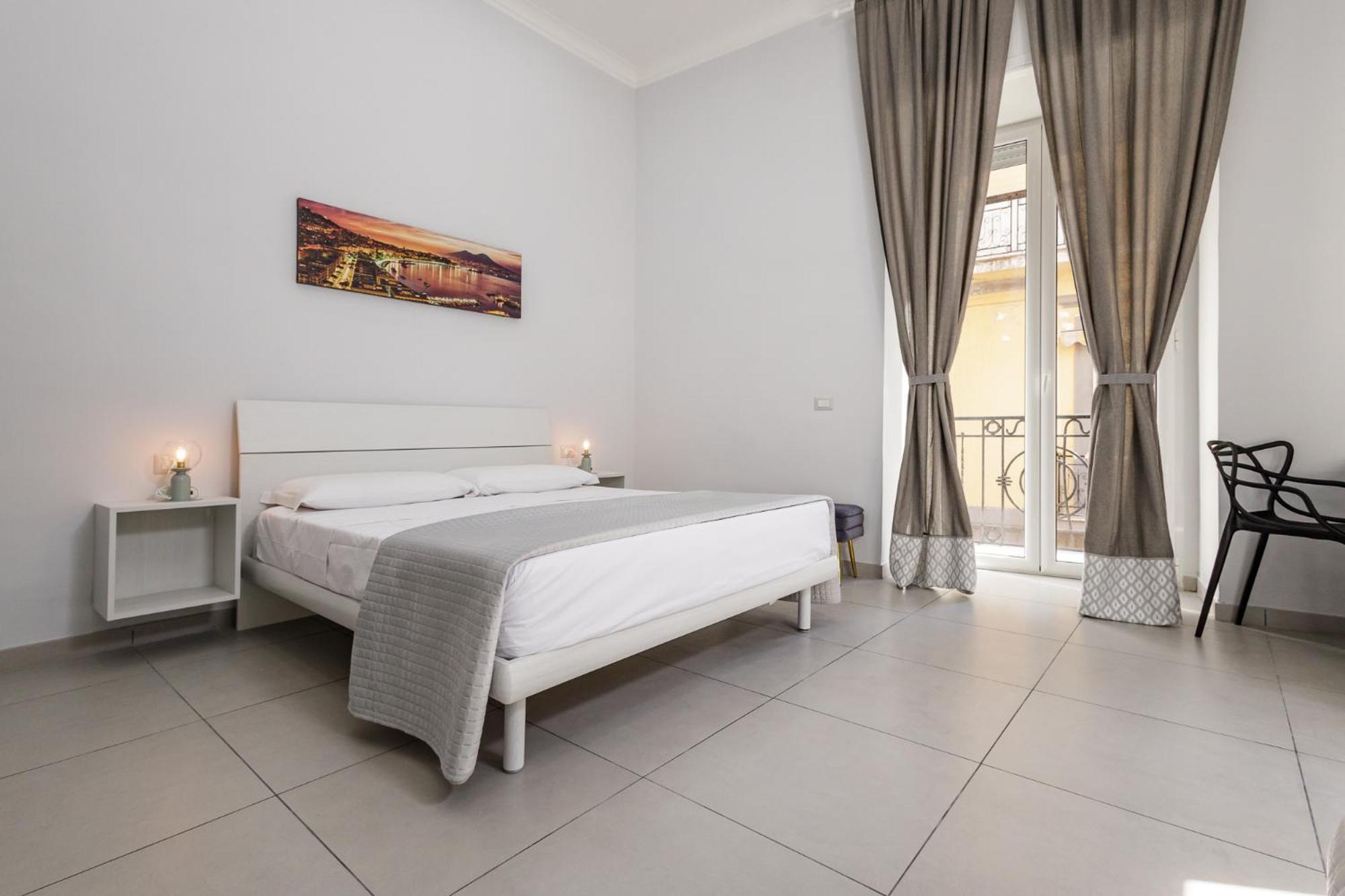Caroline'S House Otel Napoli Dış mekan fotoğraf