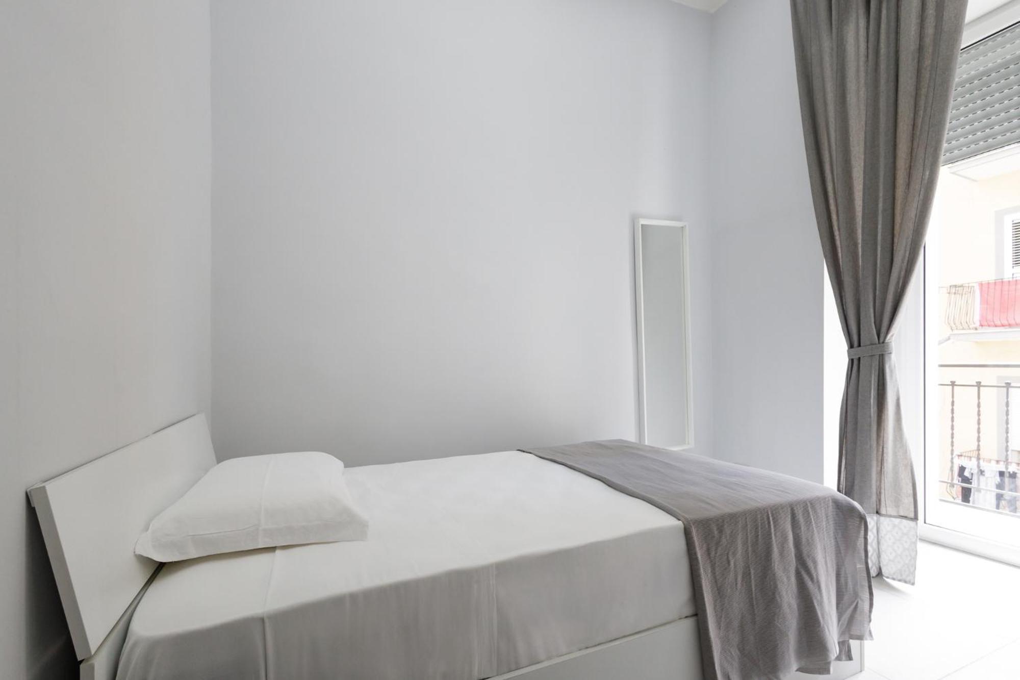 Caroline'S House Otel Napoli Dış mekan fotoğraf