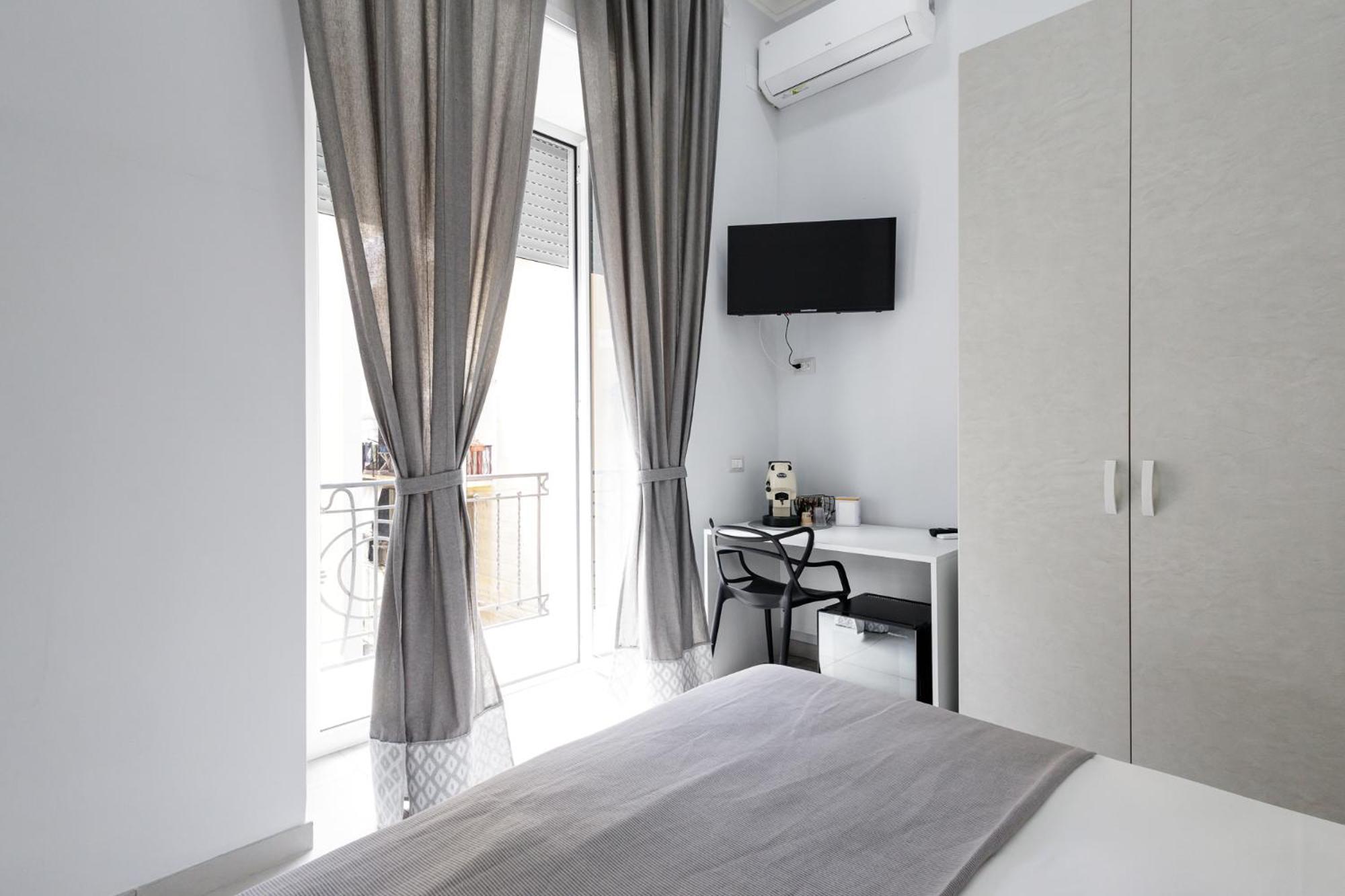 Caroline'S House Otel Napoli Dış mekan fotoğraf